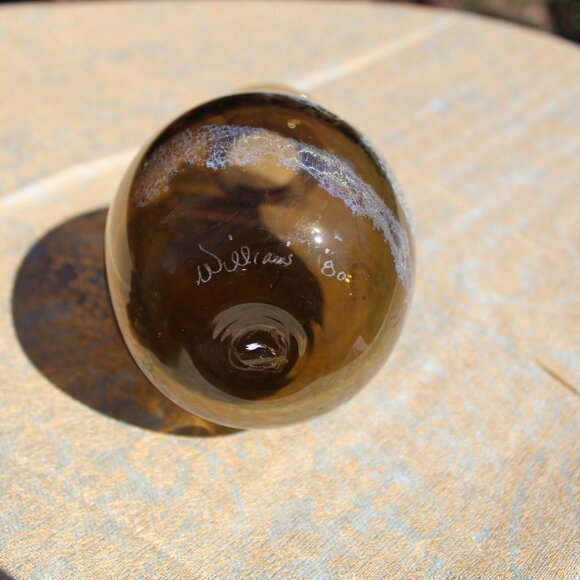 Vtg Buzz Williams 80' Studio Art Blown Glass Bud Vase amber-ish green MCM Signed - Picture 4 of 13